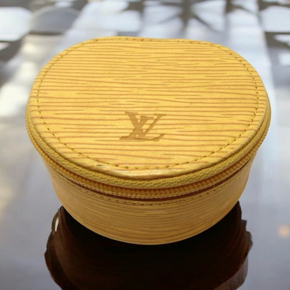 Louis Vuitton Handbags - LOUIS VUITTON Epi Ecrin Bijoux Leather Jewelry Travel Case 😍💛